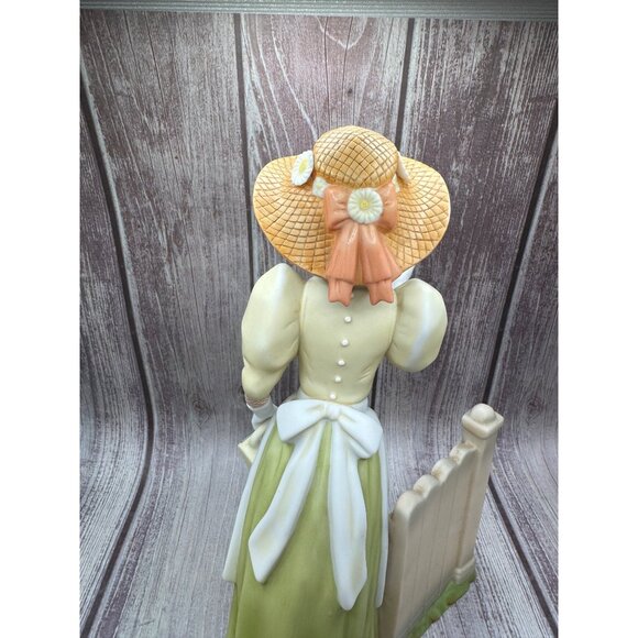 Avon Sales Achievement Award Figurine 2008 Presidents Club Mrs Albee - Picture 11 of 11